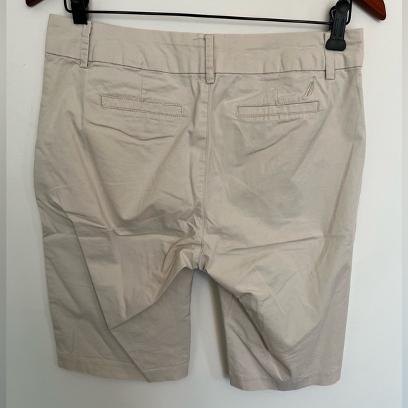 Nautica Women's Tan Shorts size 4 - Picture 2 of 6